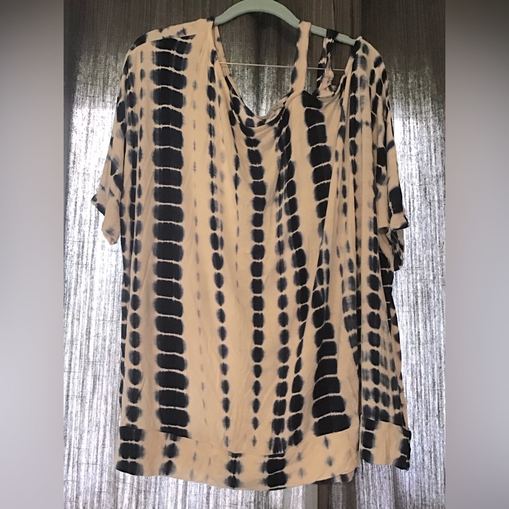 Tie dye off shoulder top size 2x